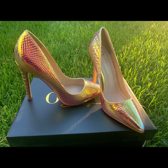 Holographic Snake Print Heels - Picture 2 of 3